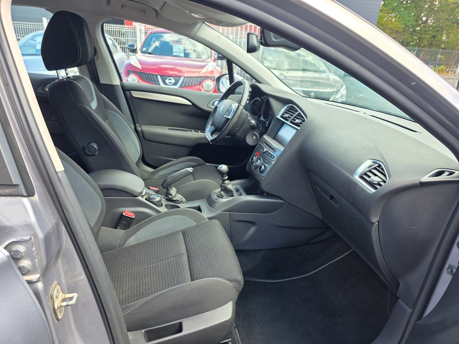 
                                                Voiture
                                                 Citroën C4