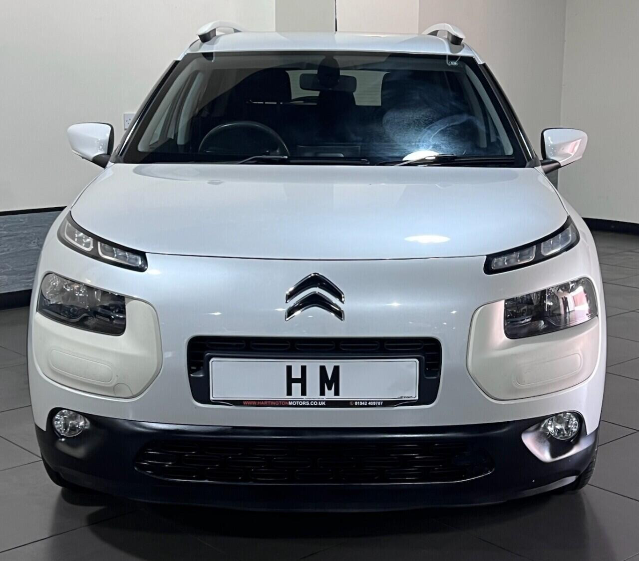 Voiture
                                                 Citroen C4 CACTUS 1.2 PureTech W Hatchback 5dr Petrol Manual Euro 6 (s/s) (110 ps)