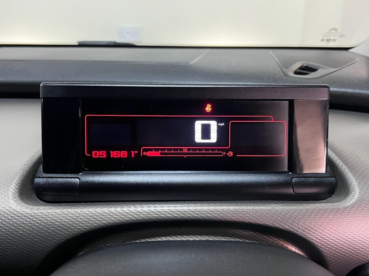Voiture
                                                 Citroen C4 CACTUS 1.2 PureTech W Hatchback 5dr Petrol Manual Euro 6 (s/s) (110 ps)
