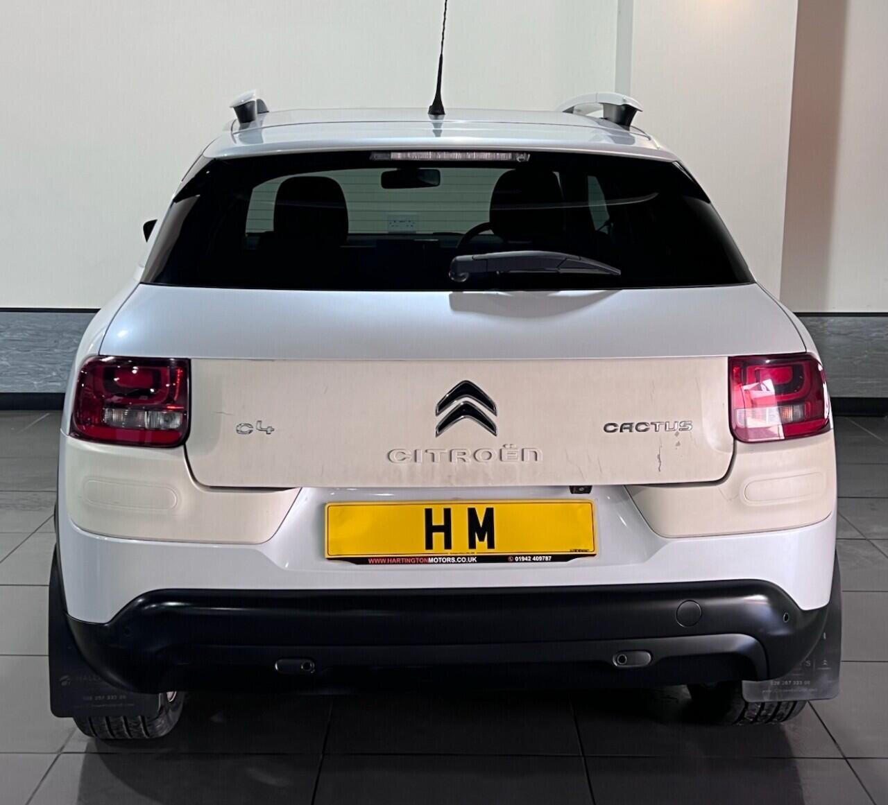 Voiture
                                                 Citroen C4 CACTUS 1.2 PureTech W Hatchback 5dr Petrol Manual Euro 6 (s/s) (110 ps)