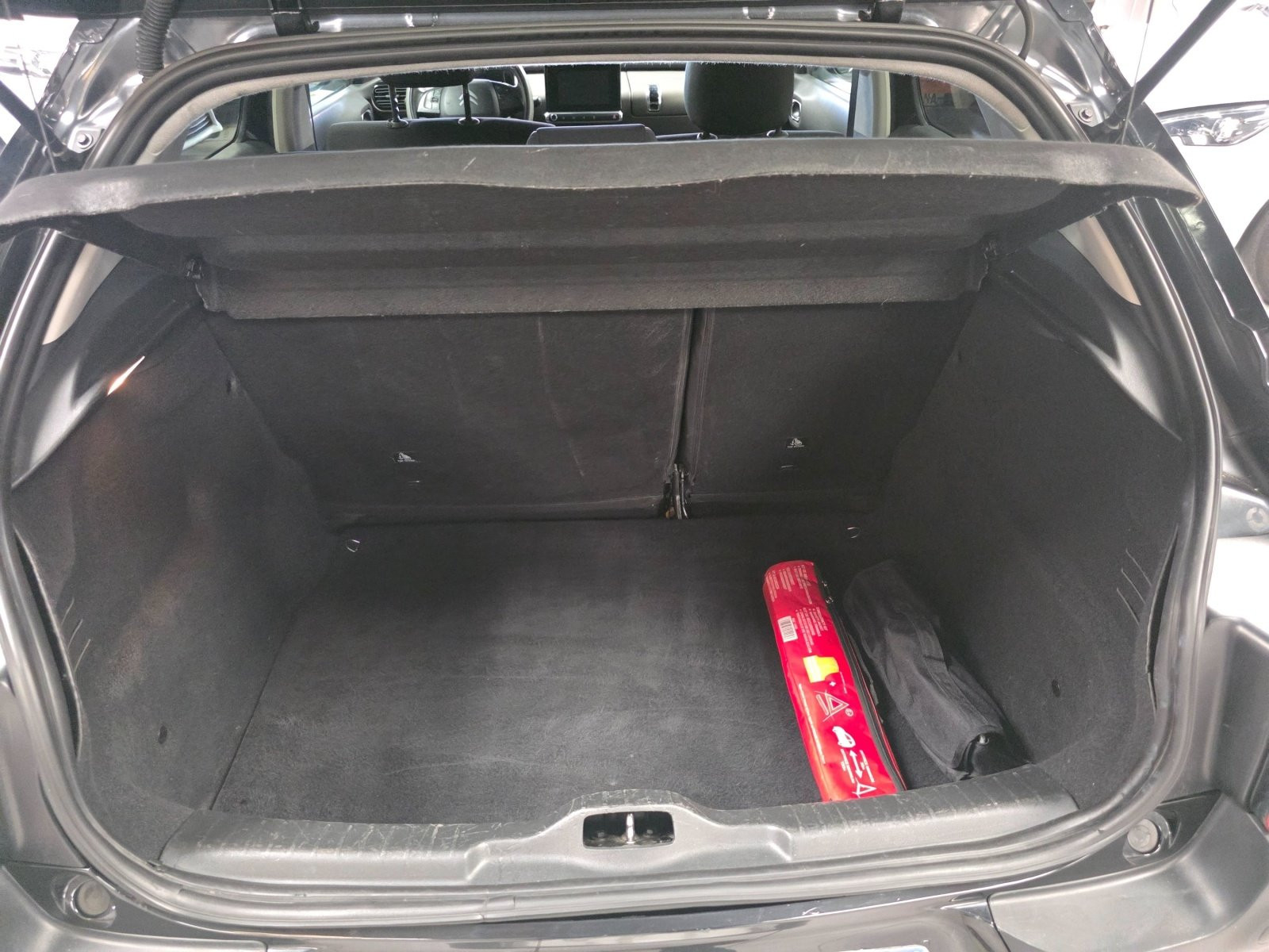 
                                                Voiture
                                                 CITROEN C4 CACTUS - 1.6 Blue-HDi 100 CV SHINE - 5 CV