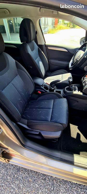 
                                                Voiture
                                                 Citroen c4 ii 1.6 hdi 90 ch business