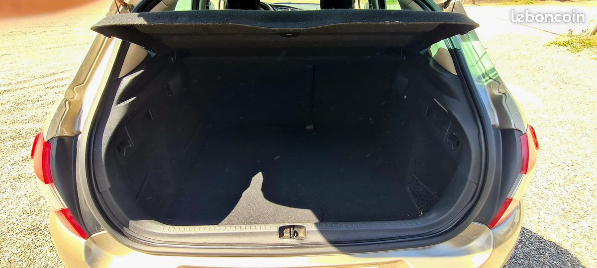 
                                                Voiture
                                                 Citroen c4 ii 1.6 hdi 90 ch business