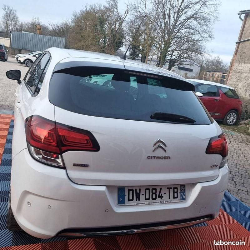 
                                                Voiture
                                                 Citroën C4 II (NC_) 1.6 BlueHDi 120 (120Cv)