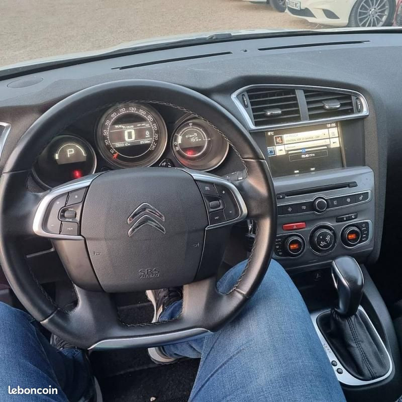 
                                                Voiture
                                                 Citroën C4 II (NC_) 1.6 BlueHDi 120 (120Cv)