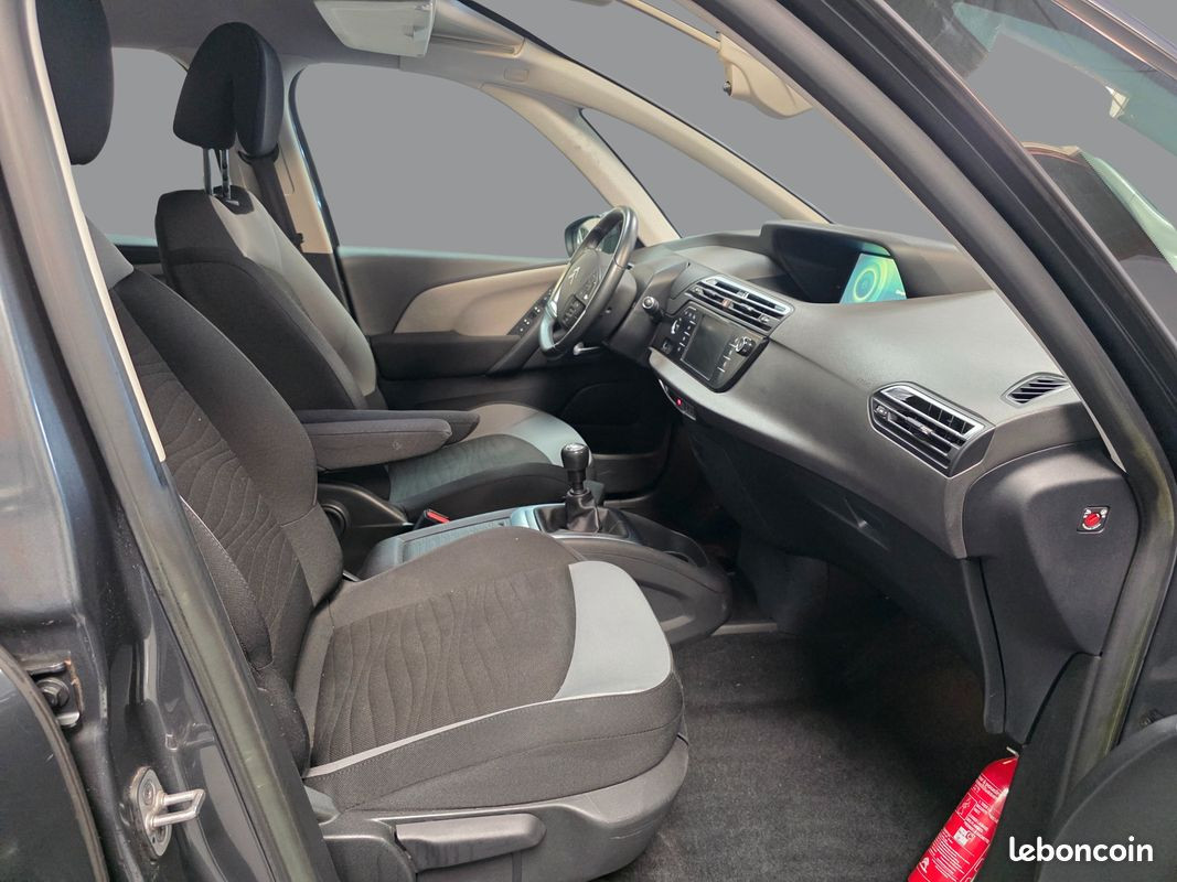 
                                                Voiture
                                                 CITROEN C4 PICASSO - 1.6 e-HDi 115 CV Intensive - 6 CV