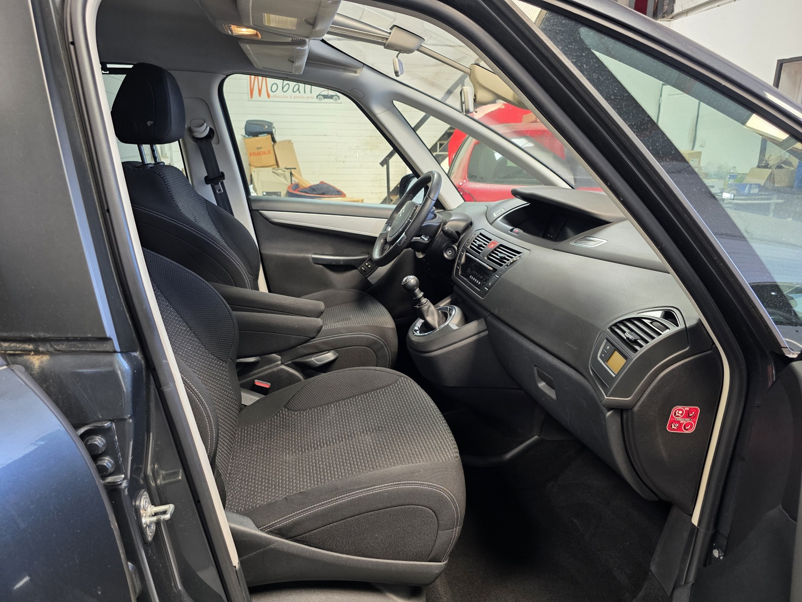 
                                                Voiture
                                                 CITROEN C4 PICASSO - 1.6 HDi 110 CV CONFORT 7 PLACES - 6 CV