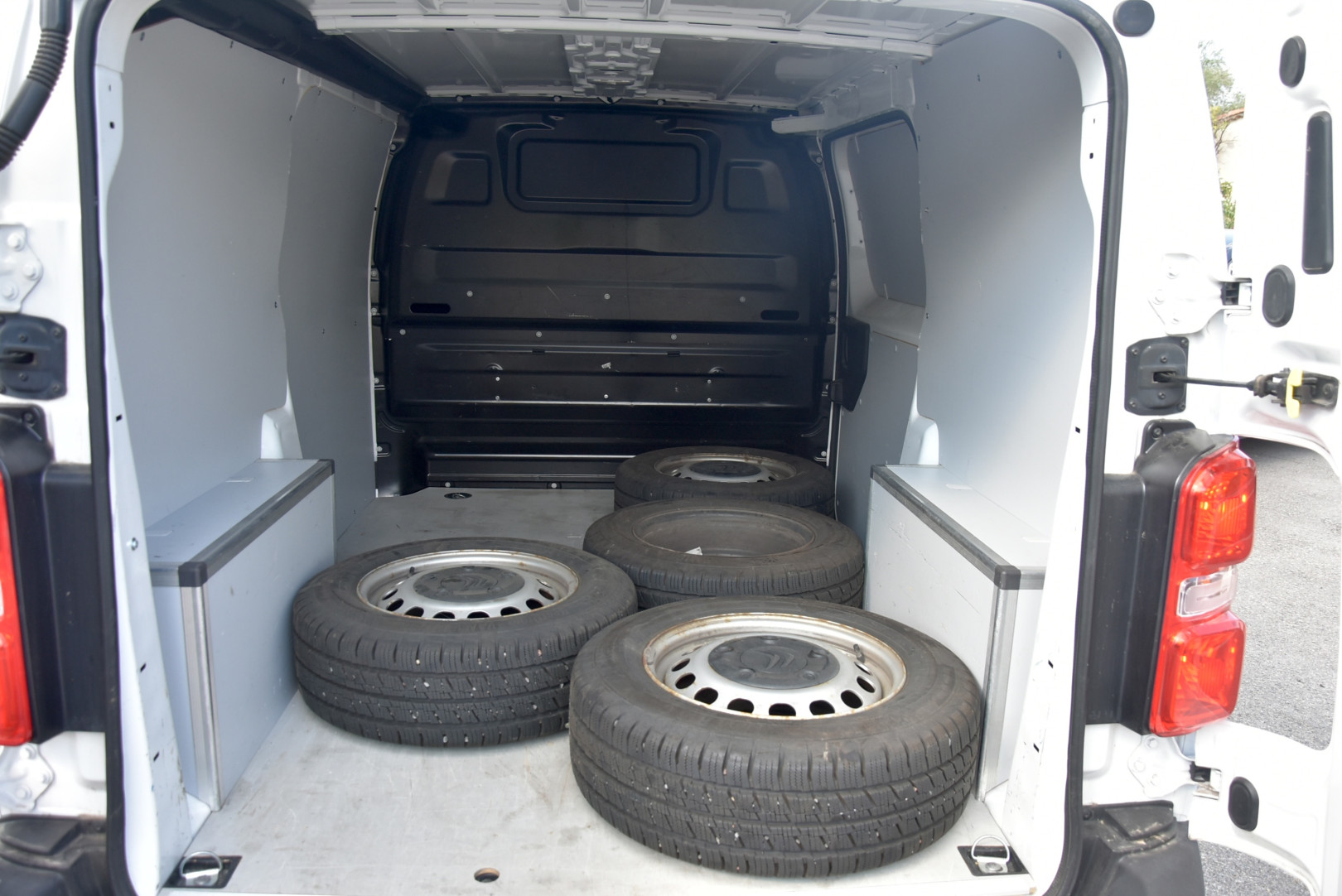 
                                                Voiture
                                                 Citroën JUMPY III taille M 2.0 BlueHDI 150 S&S Driver BV6 - Attelage