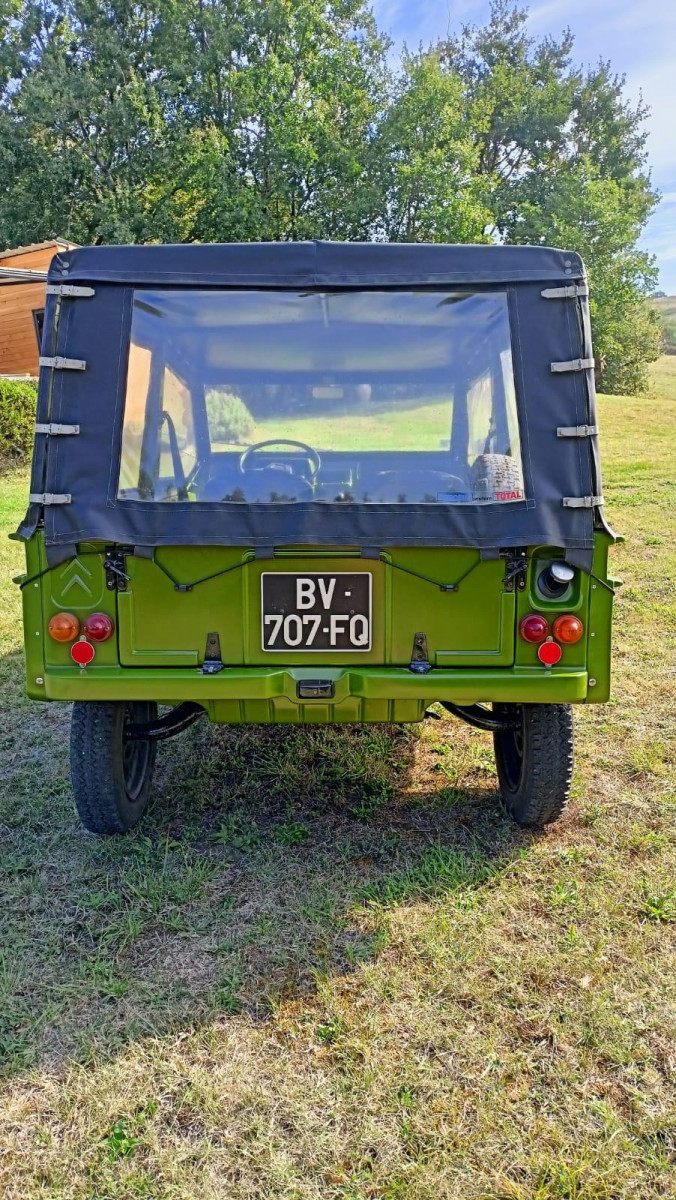 
                                                Voiture
                                                 citroen mehari 1982