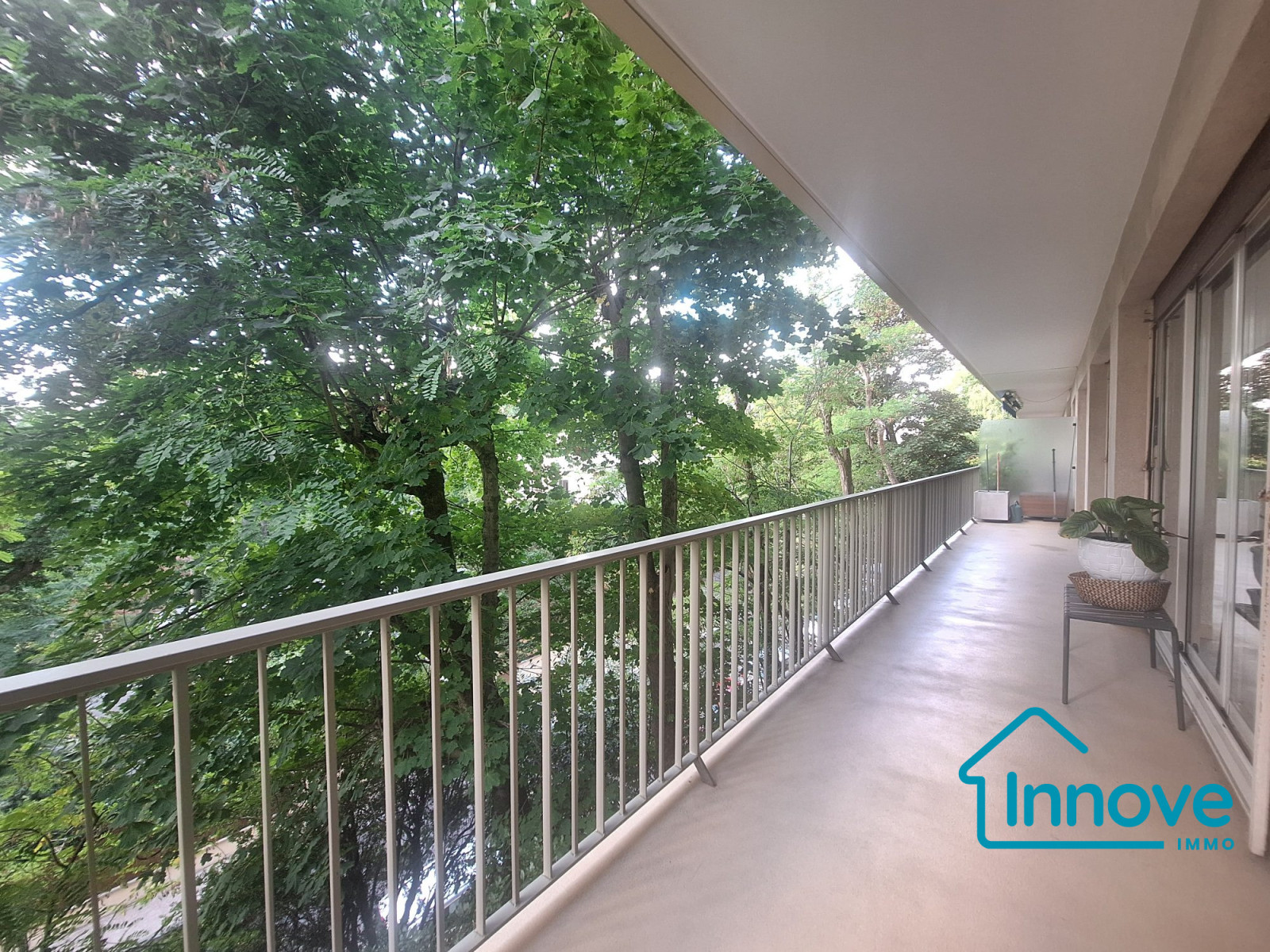 
                                                Vente
                                                 Clagny-Glatigny : 5 pièces dans la verdure et avec un excellent