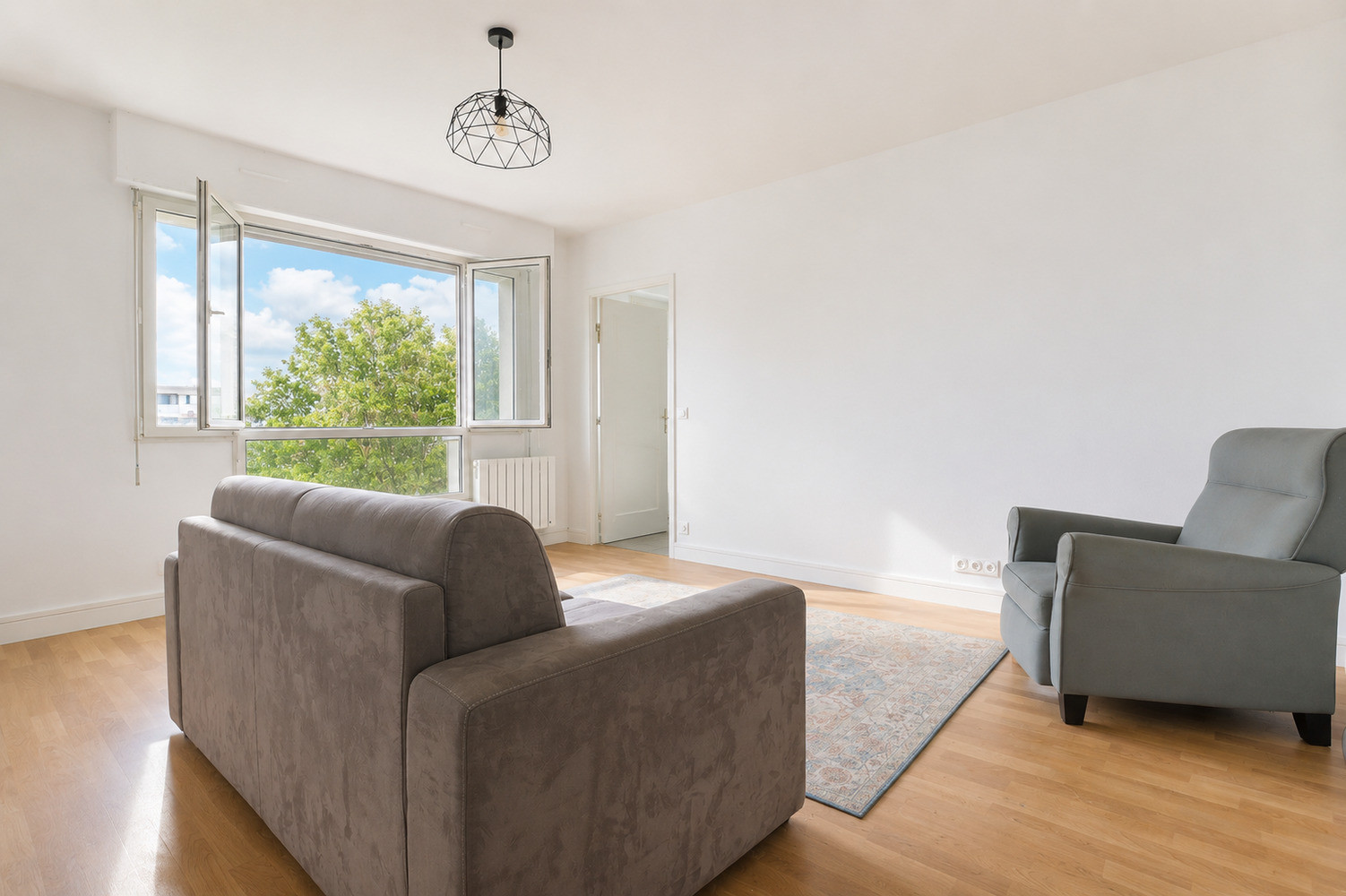 
                                                Vente
                                                 Clamart - 2 pièces 48 m² – Prix attractif