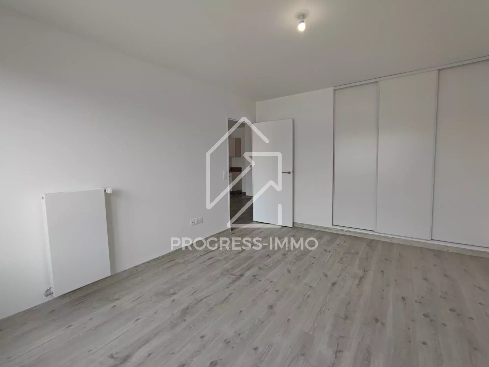 
                                                Location
                                                 Clamart 2 pièces dans résidence de 2022