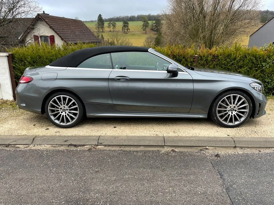 
                                                Voiture
                                                 classe c cabriolet 220 d amg