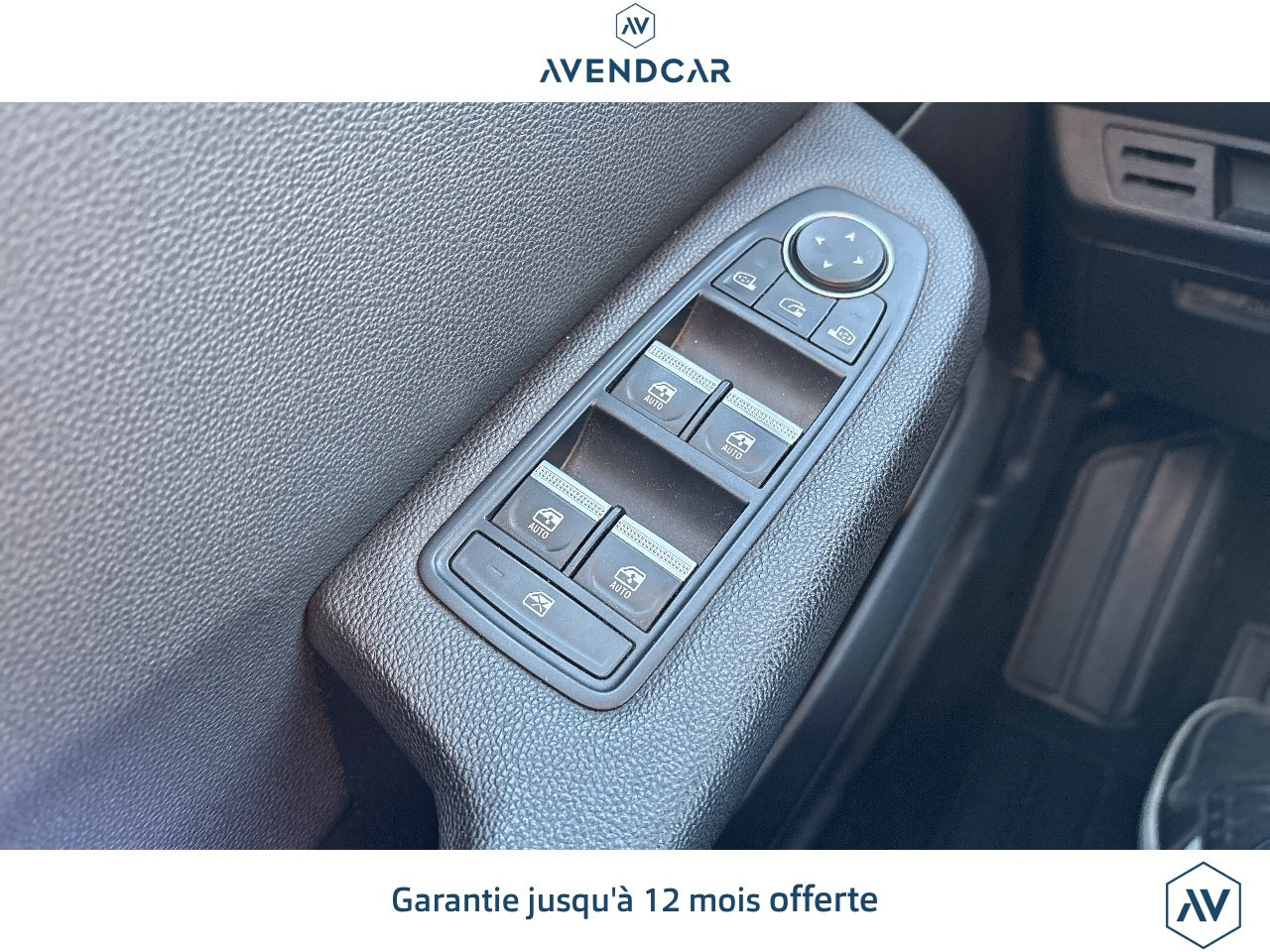 
                                                Voiture
                                                 CLIO 1.5 BLUEDCI 85 INTENS