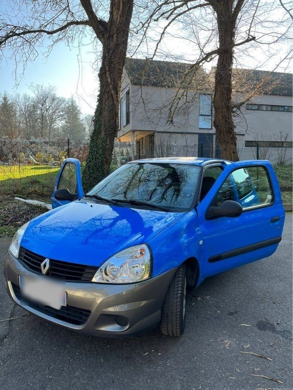 
                                                Voiture
                                                 Clio 2 Campus Année 2010 140 050km évolutif