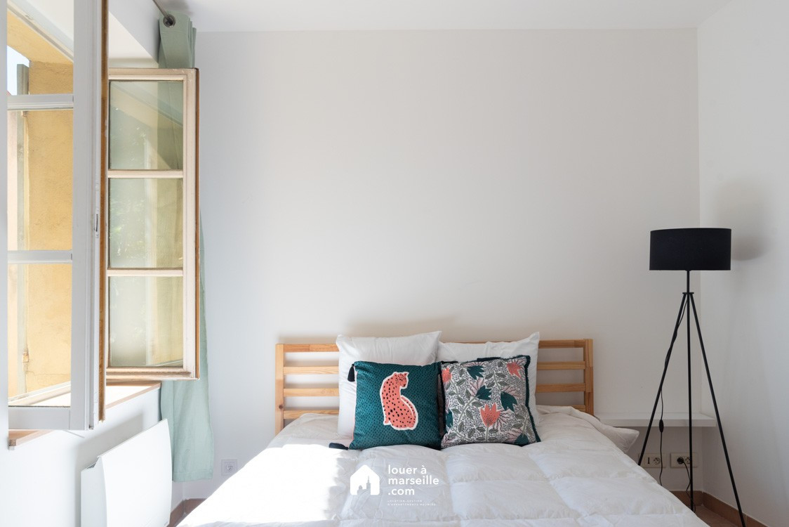 
                                                Location
                                                 CLOCHER DES ACCOULES