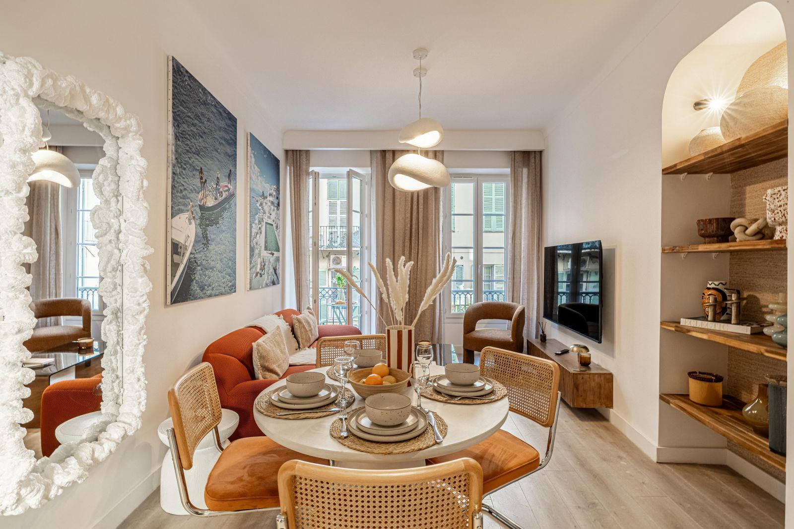 
                                                Location
                                                 Cocon de 2 chambres situé Place Massena