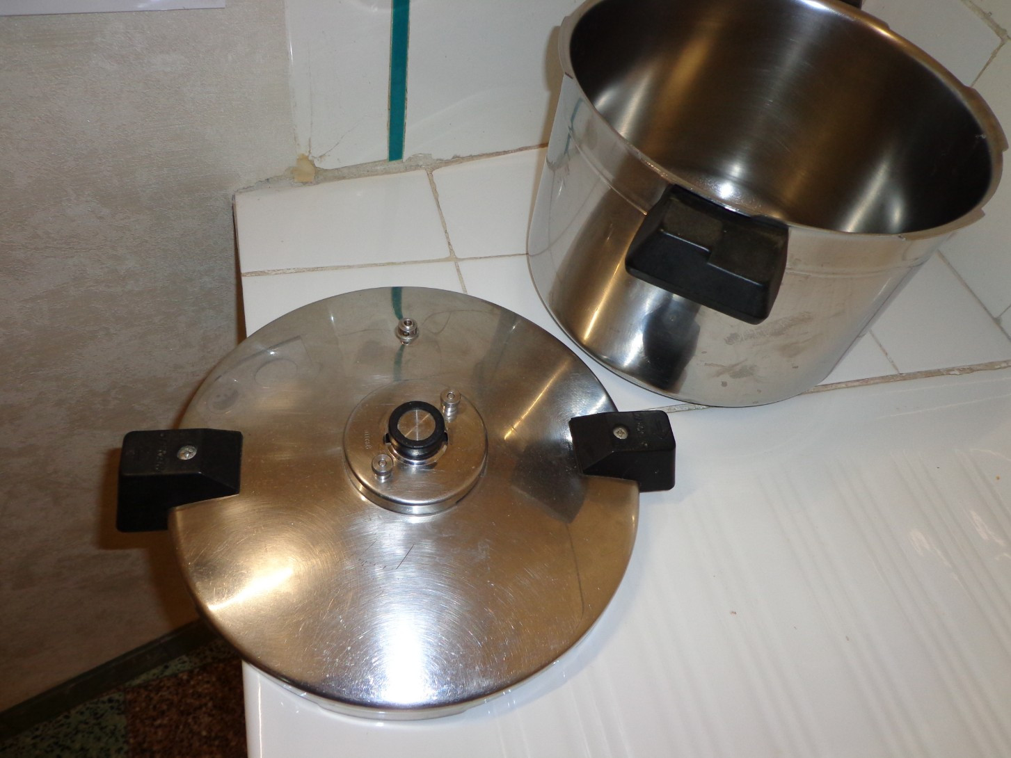 
                                                Vaisselle et art de la table
                                                 Cocotte  Minute  sytram