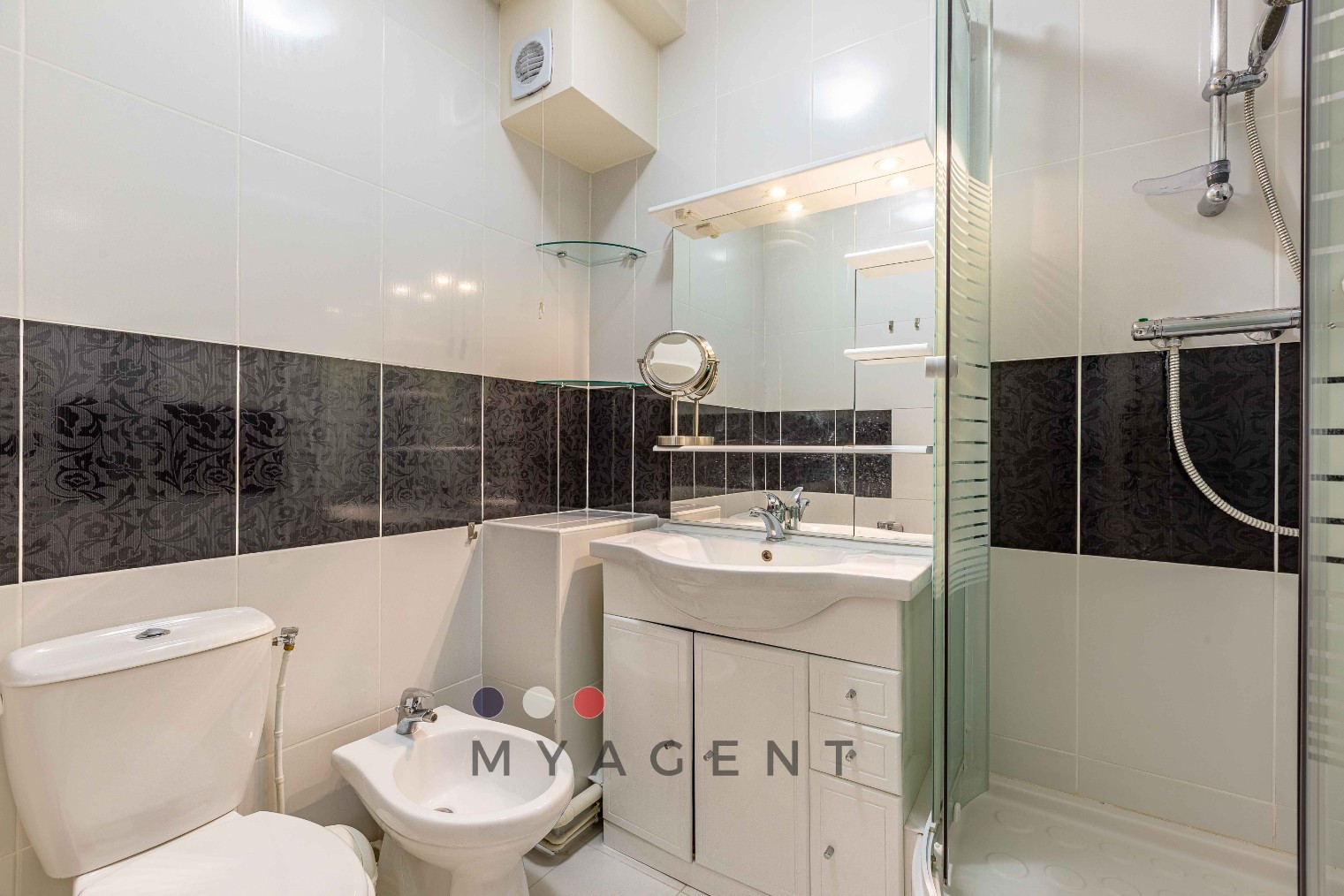 
                                                Vente
                                                 COEUR DE PASSY - Calme et soleil