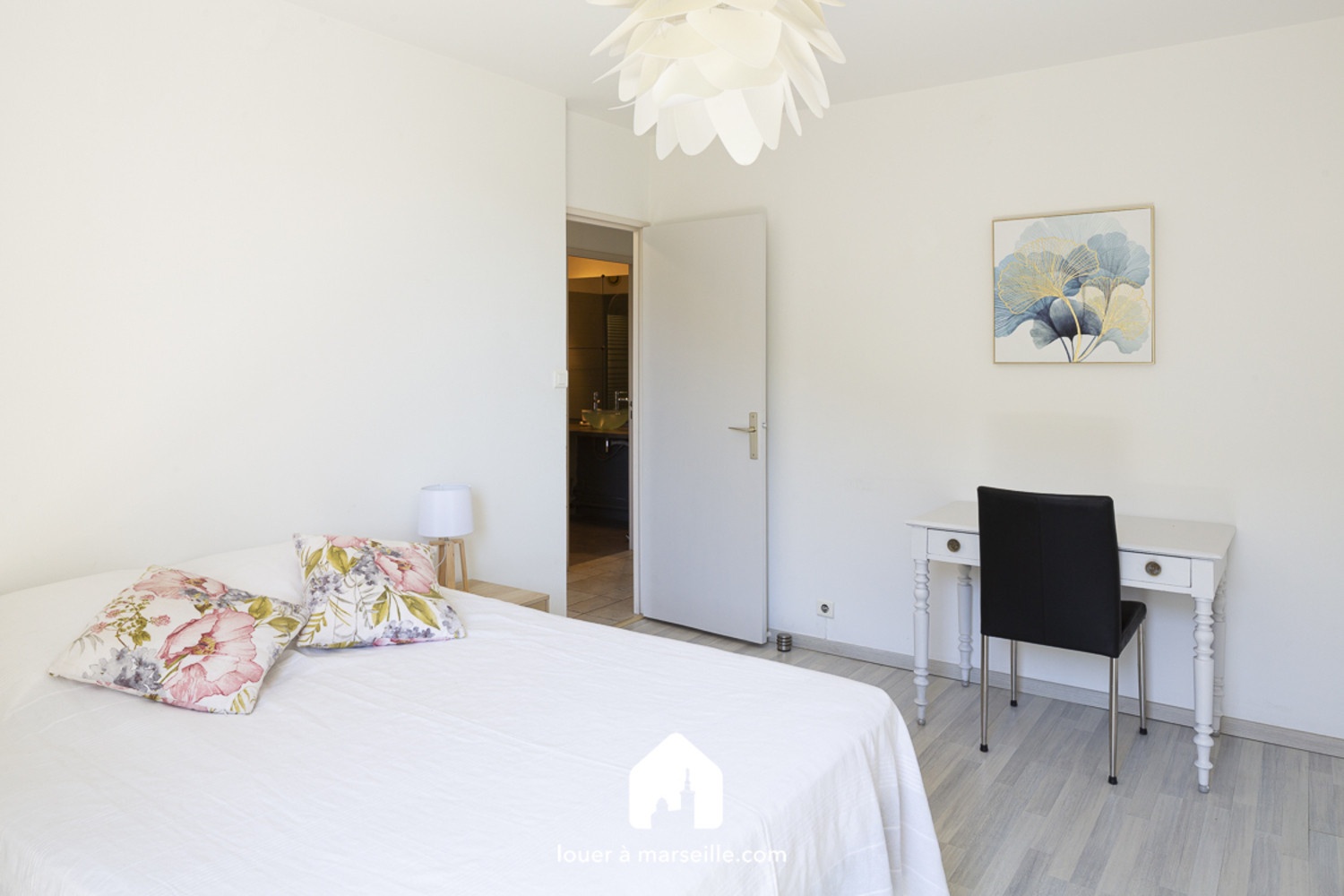 
                                                Vente
                                                 Colline du Roy  T4 de 104,44 m2  Lumineux