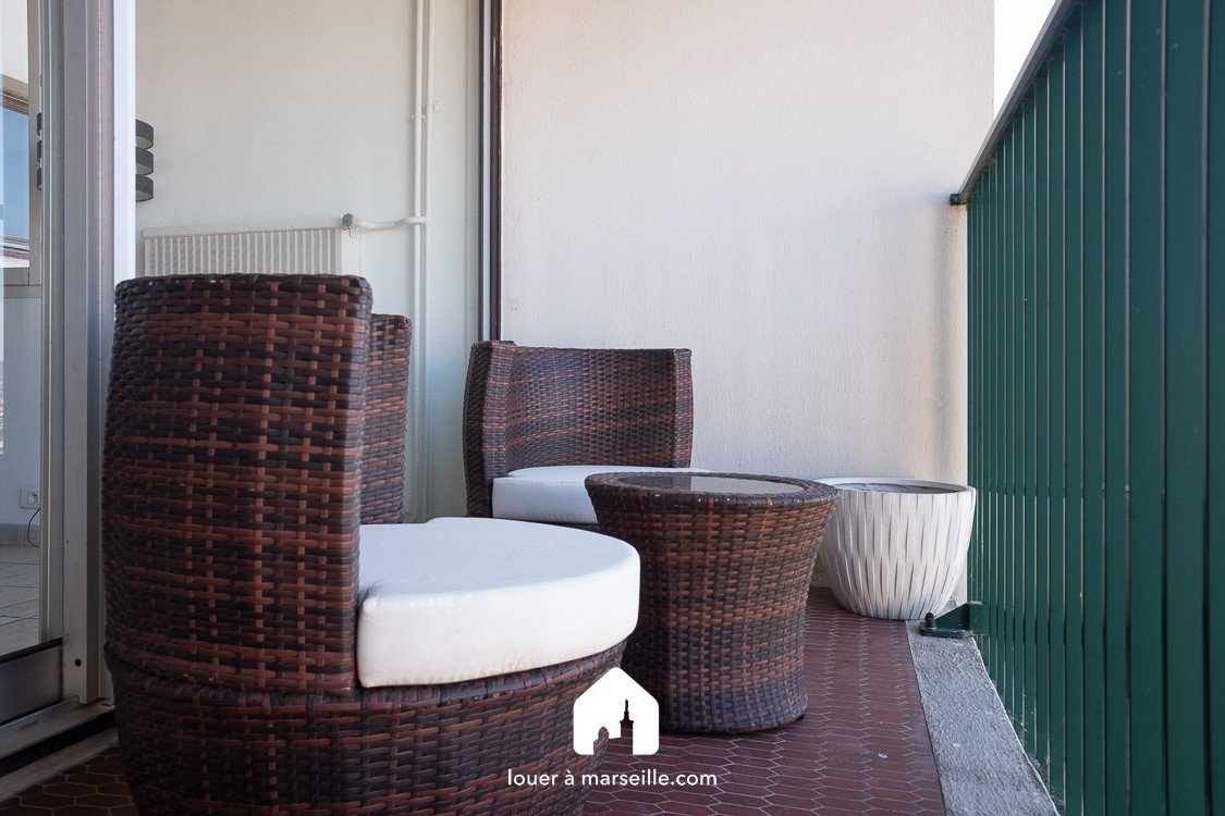 
                                                Location
                                                 Collines du Roy