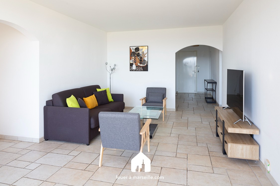 
                                                Location
                                                 Collines du Roy