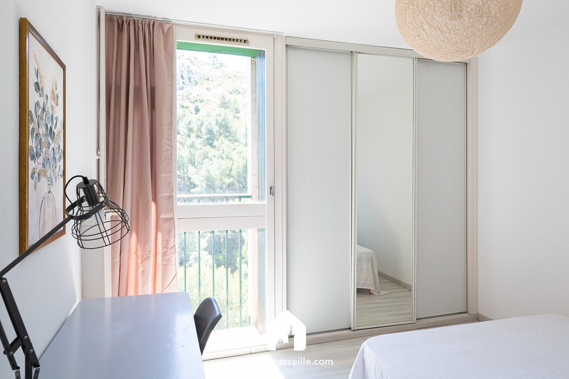 
                                                Location
                                                 Collines du Roy