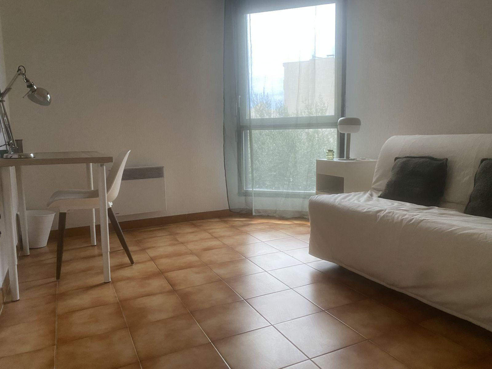 
                                                Location
                                                 Collocation dans appartement agréable tout équipé