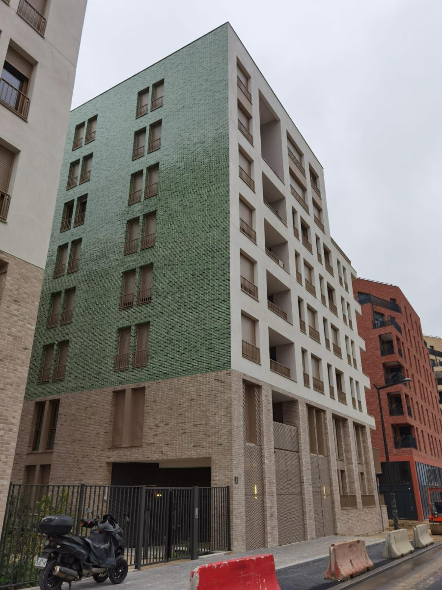 
                                                Colocation
                                                 Colo neuve–RER C Les Ardoines–APL&bail individuel