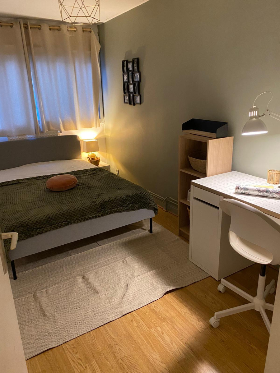 
                                                Colocation
                                                 Coloc 100% féminine –Clim, Balcon, Tramway & Calme