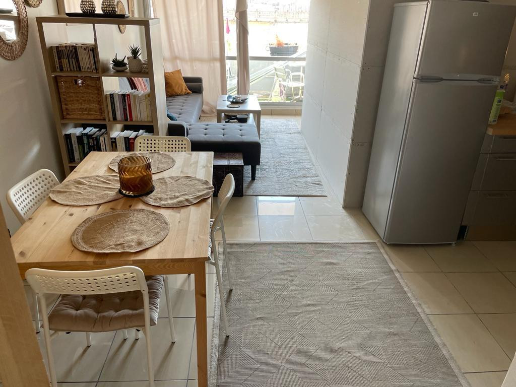 
                                                Colocation
                                                 Coloc 100% féminine –Clim, Balcon, Tramway & Calme