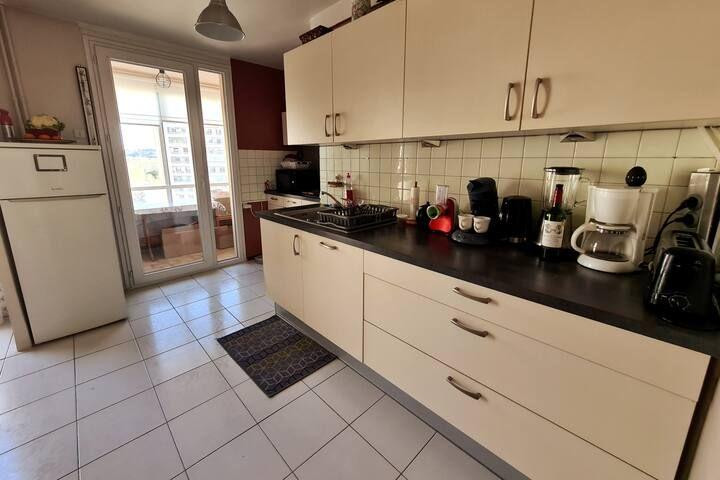 
                                                Colocation
                                                 Coloc de standing Mayol balcon vue mer et montagne