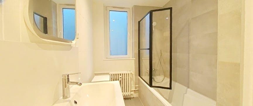 
                                                Location
                                                 COLOC F6 place Broglie STRASBOURG