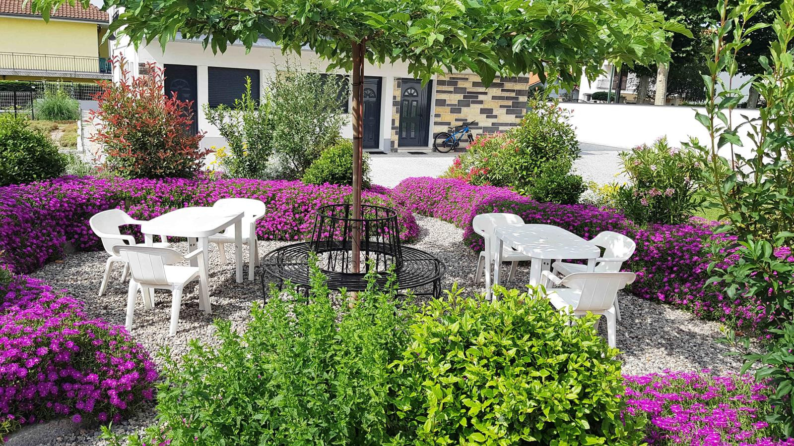 
                                                Colocation
                                                 COLOC IDEALE POUR ETUDIANT OU STAGIAIRE MARMILHAT