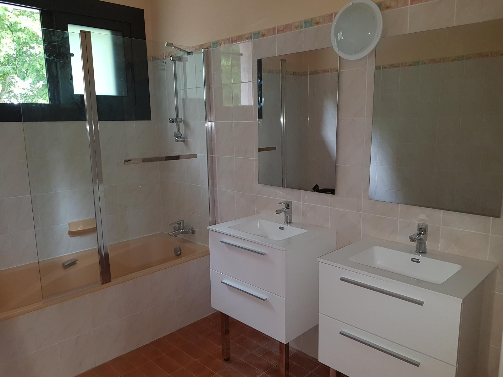 
                                                Colocation
                                                 COLOC IDEALE POUR ETUDIANT OU STAGIAIRE MARMILHAT