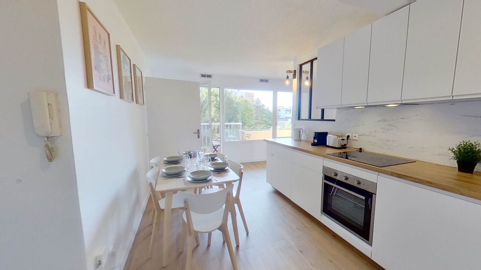 
                                                Colocation
                                                 Colocaction à Lyon 8ème