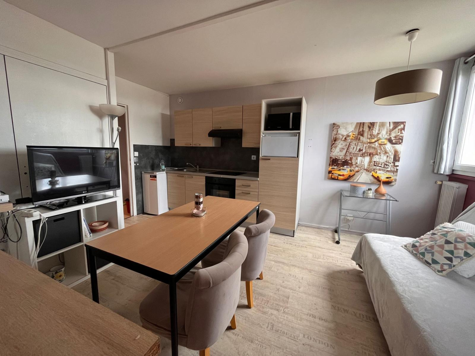 
                                                Colocation
                                                 Colocation – 1 chambre disponible