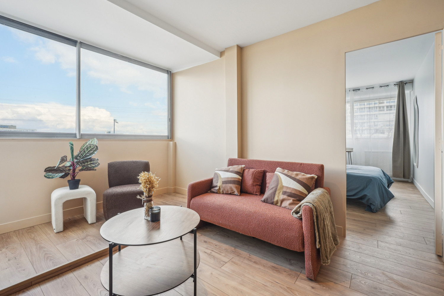 
                                                Colocation
                                                 COLOCATION 100% FEMININE - RUE JULES MICHELET