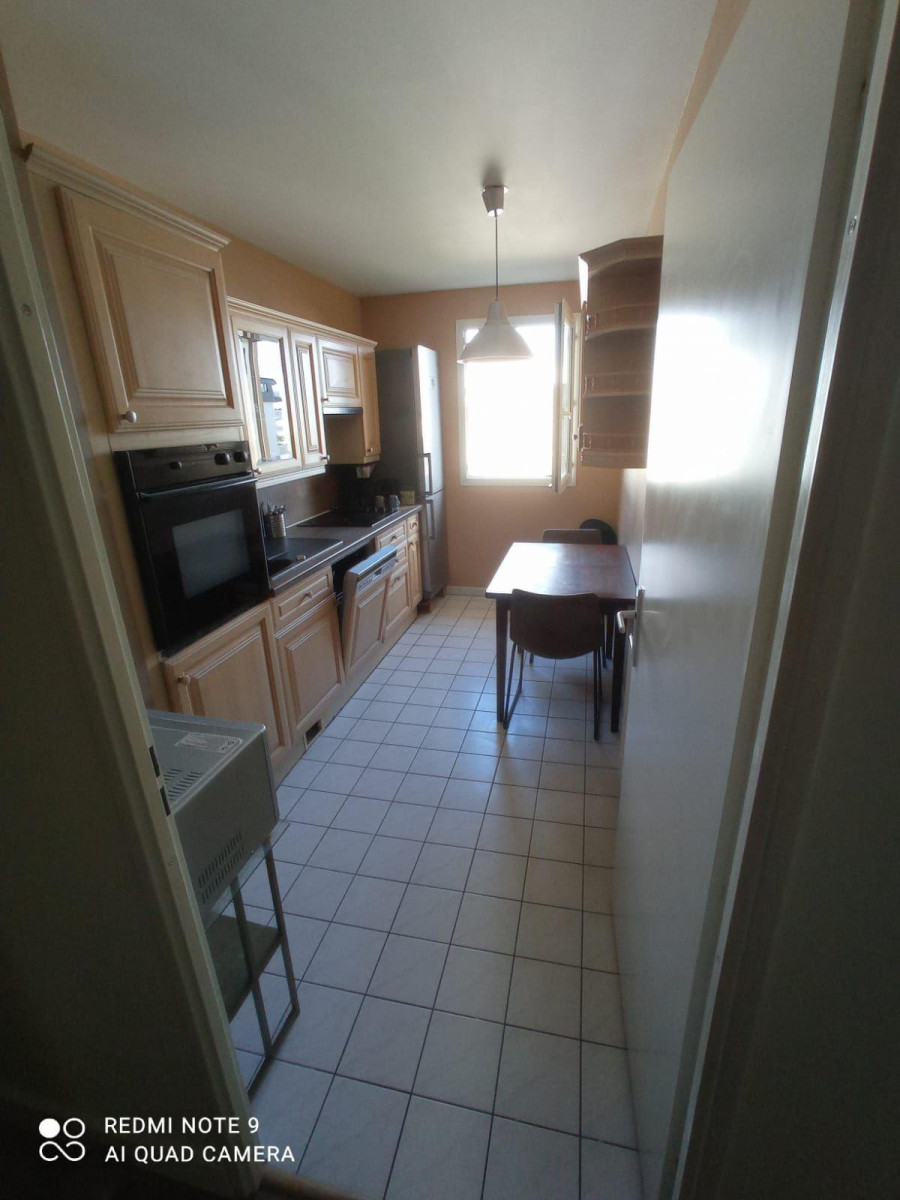 
                                                Colocation
                                                 Colocation 100% filles à 4 min de l’ESSEC