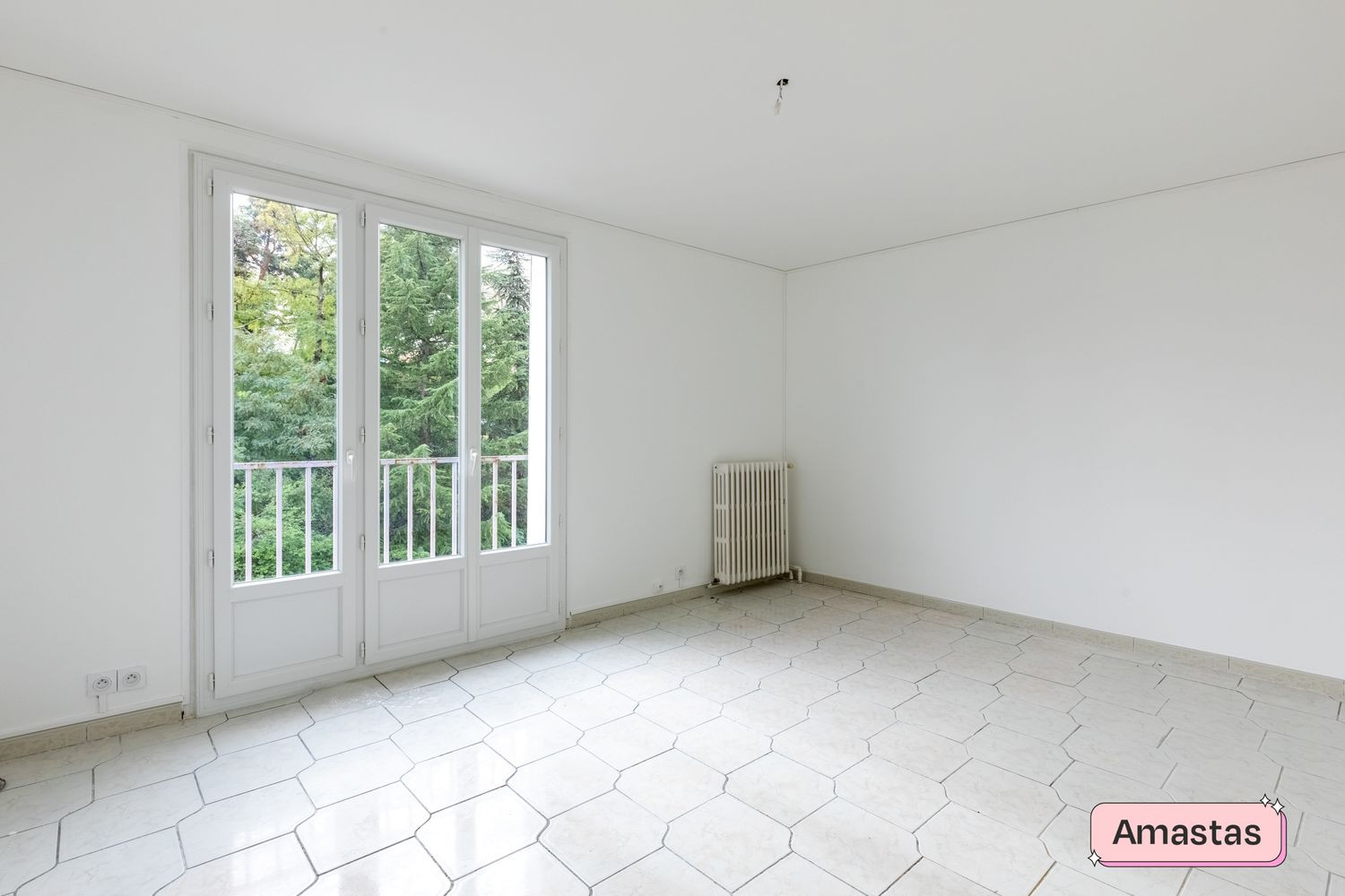 
                                                Colocation
                                                 COLOCATION 2 CHAMBRES NON MEUBLEE SUR SAINT FONS - 3696792