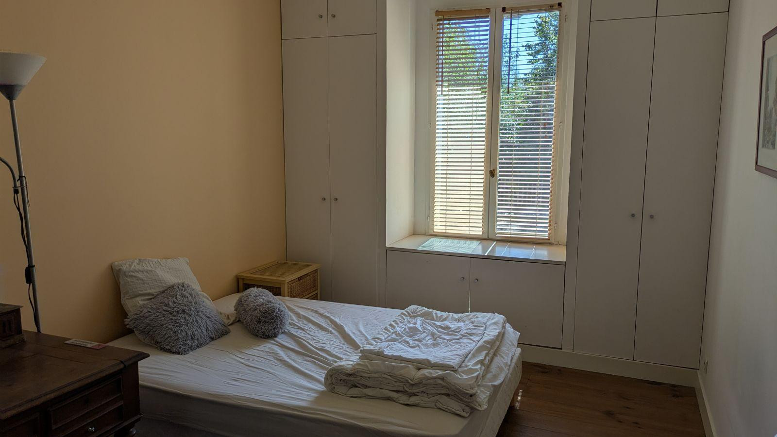 
                                                Location
                                                 Colocation (2 chambres) - rdc maison de caractère