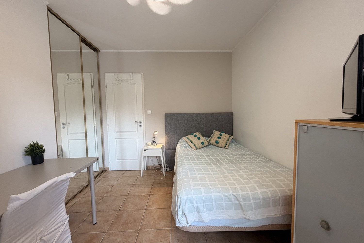 
                                                Colocation
                                                 Colocation 2 personnes, maison avec piscine