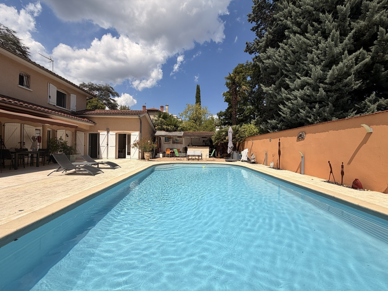 
                                                Colocation
                                                 Colocation 2 personnes, maison avec piscine
