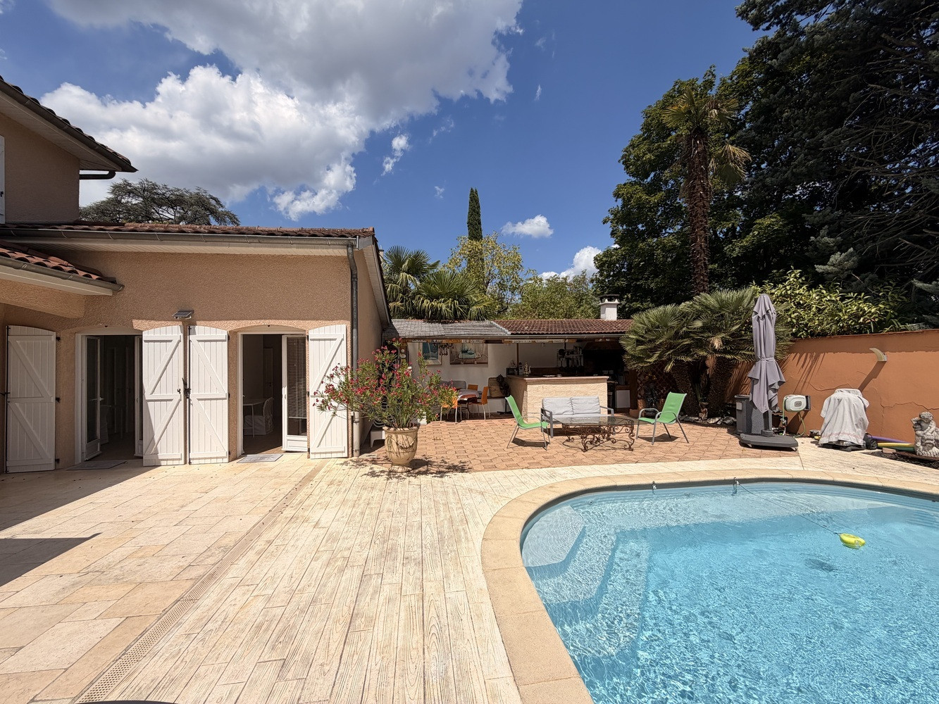 
                                                Colocation
                                                 Colocation 2 personnes, maison avec piscine