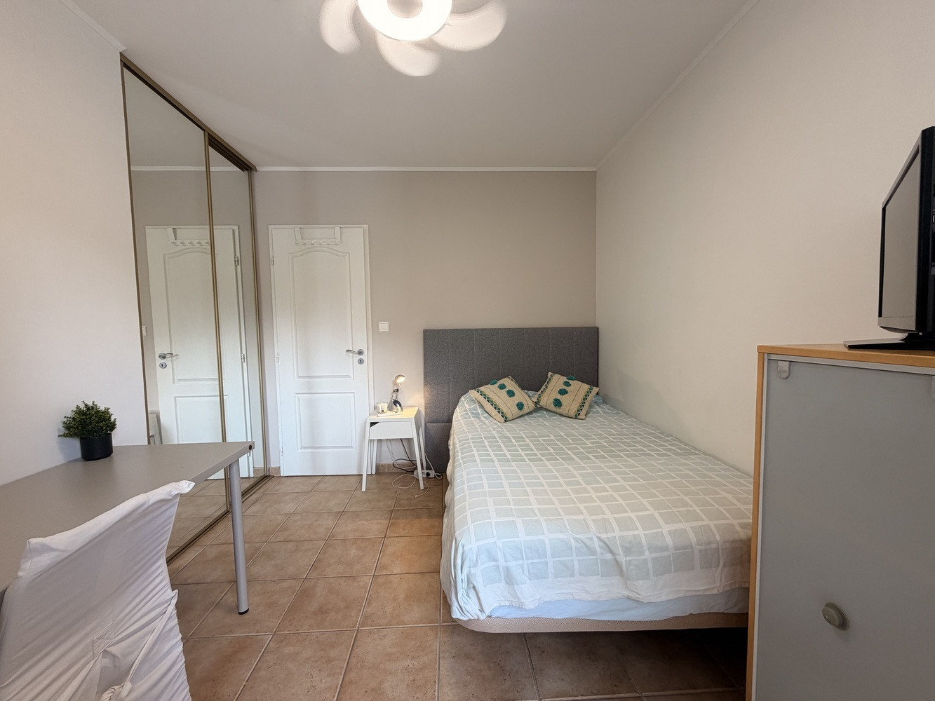 
                                                Colocation
                                                 Colocation 2 personnes, maison avec piscine