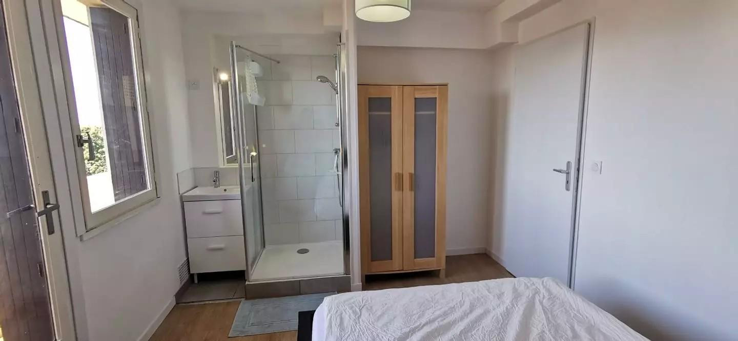 
                                                Location
                                                 Colocation 3 chambres 3 salles d'eau 65m² Caousou