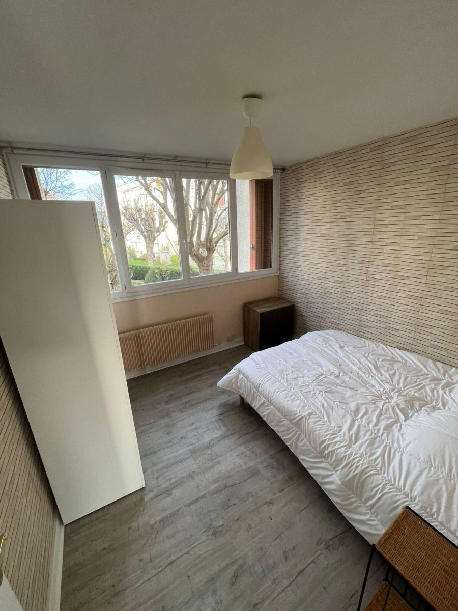 
                                                Location
                                                 Colocation 3 chambres Fontenay aux Roses