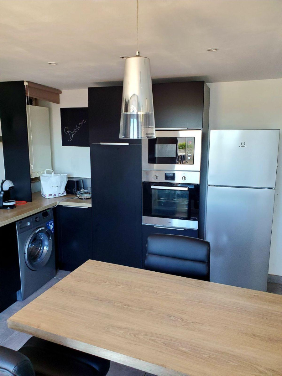 
                                                Location
                                                 COLOCATION 3ETUDIANTS OU LOGEMENT ENTIER