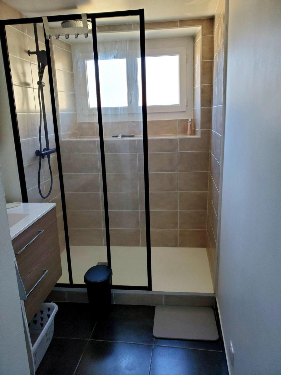 
                                                Location
                                                 COLOCATION 3ETUDIANTS OU LOGEMENT ENTIER