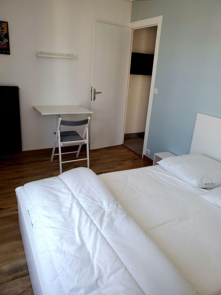 
                                                Location
                                                 COLOCATION 3ETUDIANTS OU LOGEMENT ENTIER